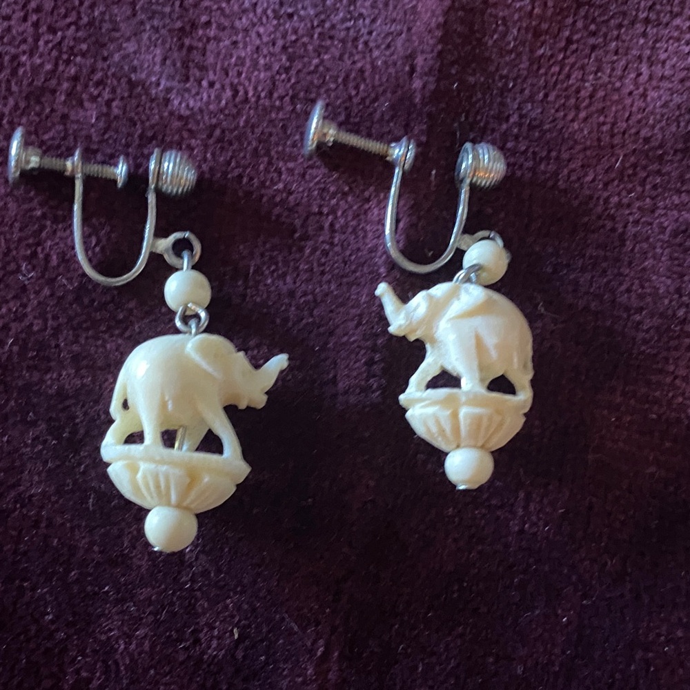 RARE FIND! Vintage Bone Elephant Screw Back Earrings